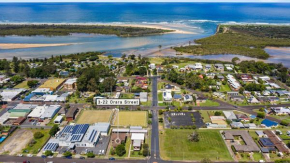 Myee Court, Urunga
